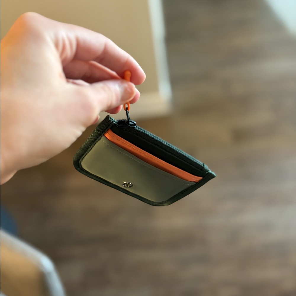 Lululemon True Identity Card Case - Picture 3 of 5